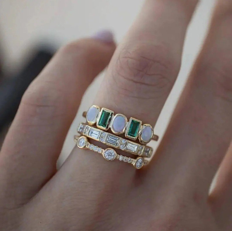 Bona - Anello con pietre brillanti