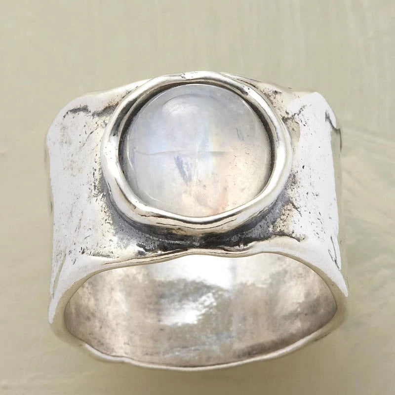 Anello di Pietra di Luna Argentata