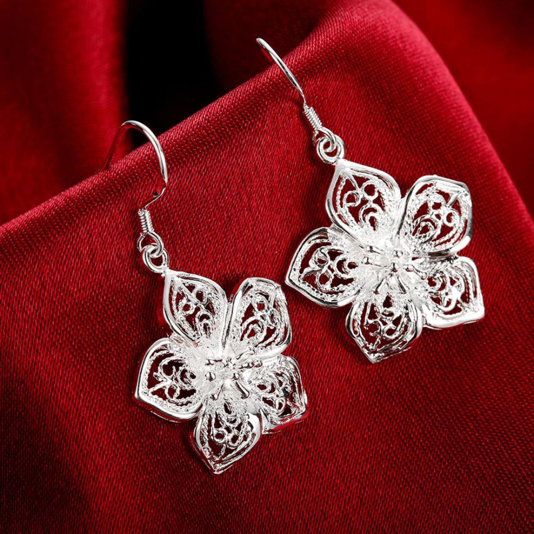 Orecchini a forma di fiore in argento 925
