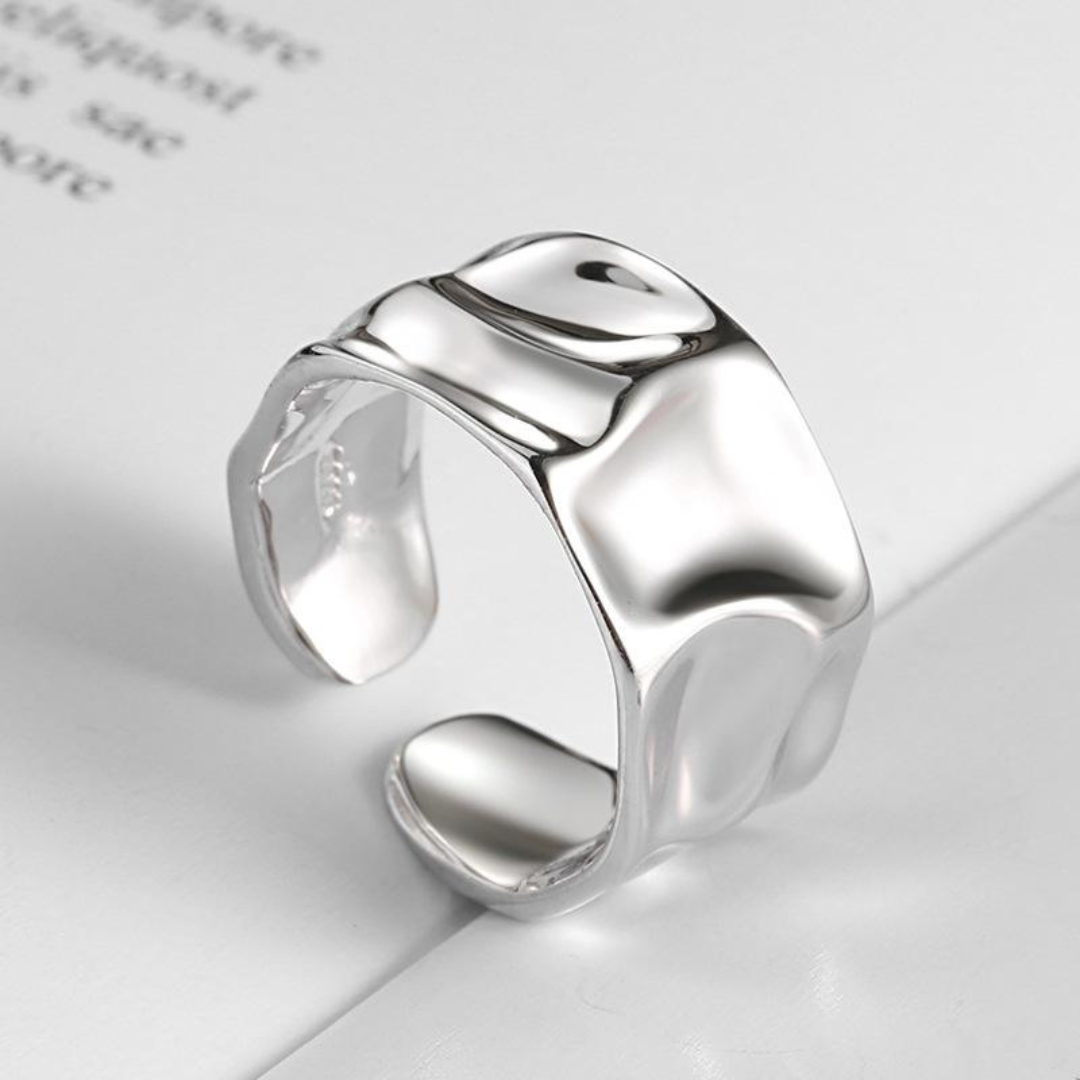 Anello largo asimmetrico in argento 925