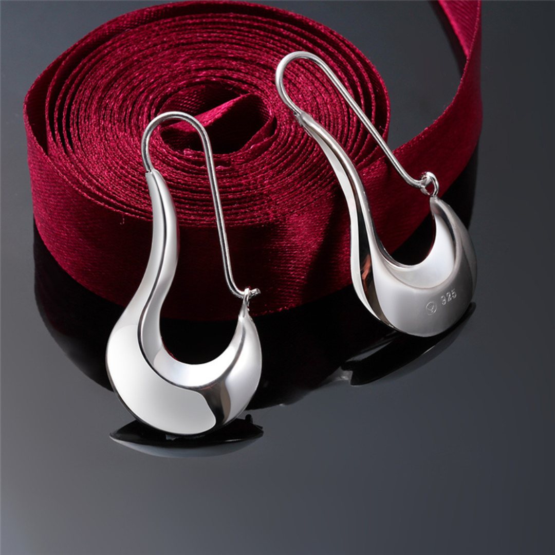 Orecchini in argento 925 lucido in stile modernista
