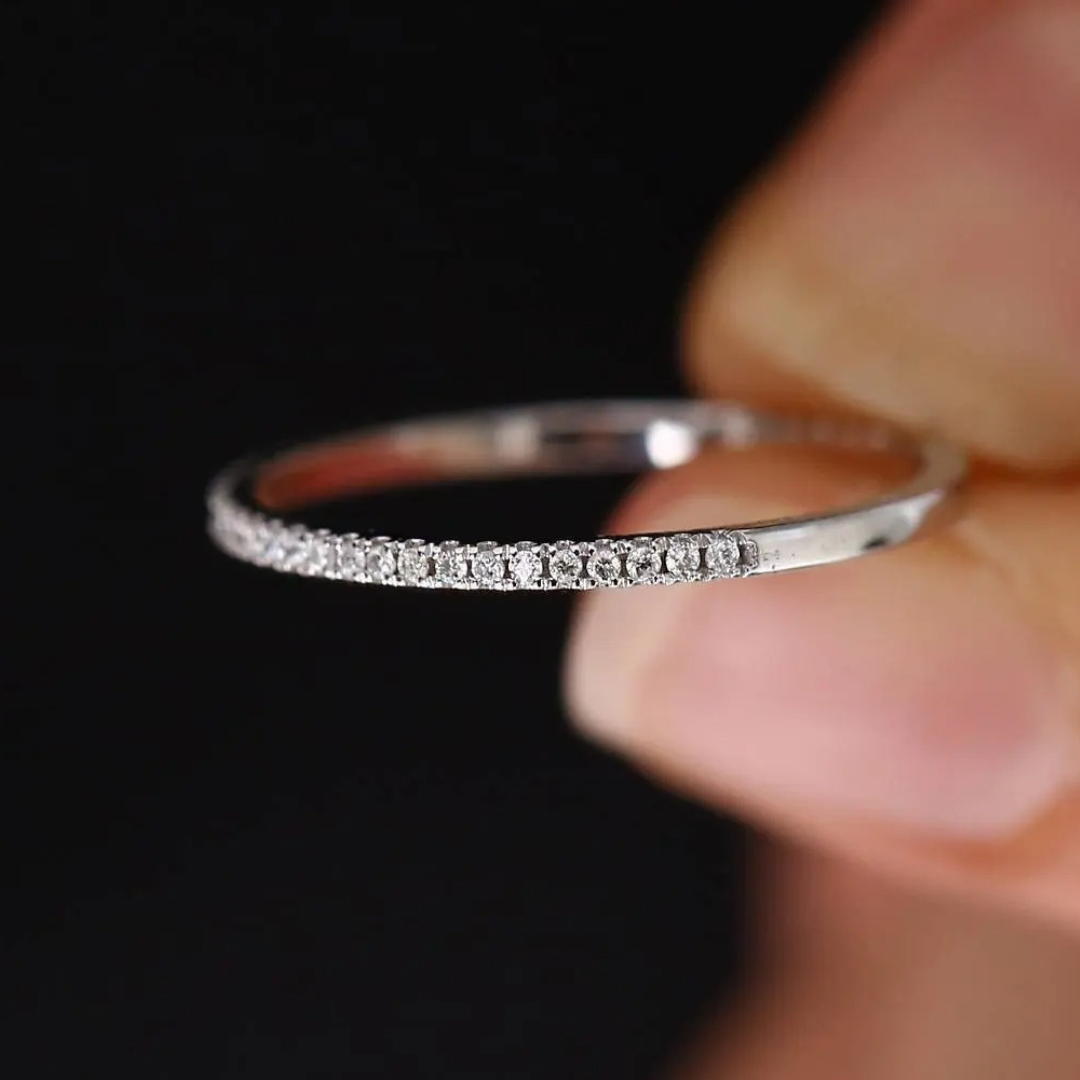 Anello regolabile in argento 925 con belle pietre in zircone cubico