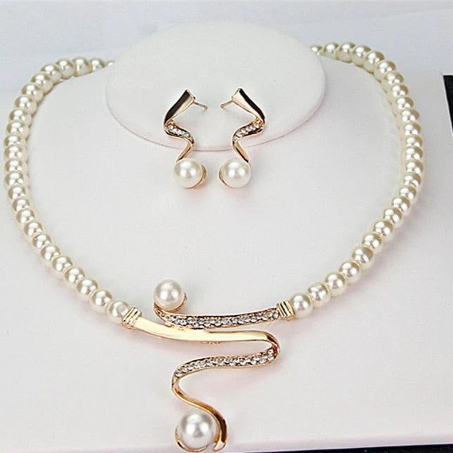 Set Collana e Orecchini con Perle Naturali