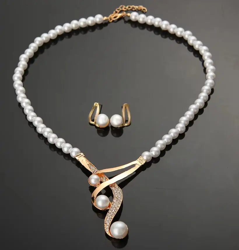 Set di Collana e Orecchini di Perle Vintage