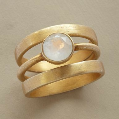 Anello vintage in oro e intarsio con pietra di luna