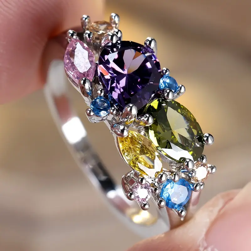 Anello d'argento vintage con cristalli colorati