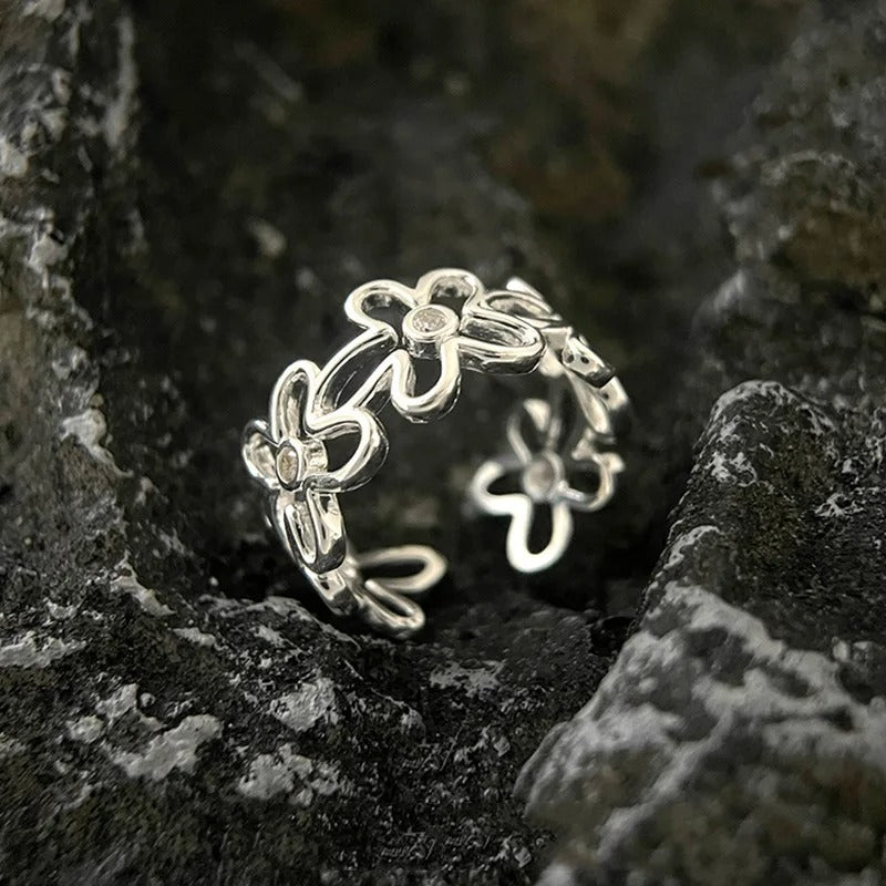 Anello vintage regolabile in argento 925 con fiore